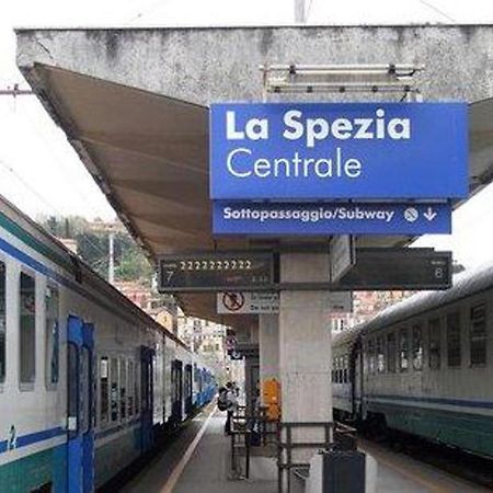 شقة Casa Vacanze Buddy La Tua Base Per Visitare Il Mare Delle Cinque Terre لا سبيتسْيا المظهر الخارجي الصورة